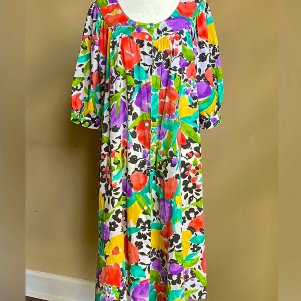 I.Magnin & Co. Classic Housedress in colorful floral fabric. Cotton/poly. Size M